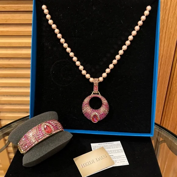 Heidi Daus Pink Pearl & Crystal Necklace/Bracelet Set 💗💎 - Picture 6 of 15